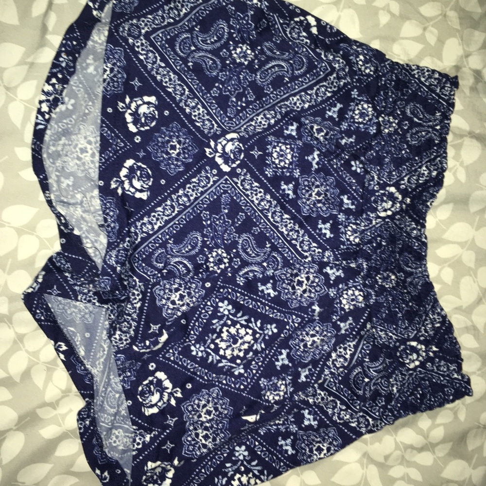 Blue and white sinch high rise shorts